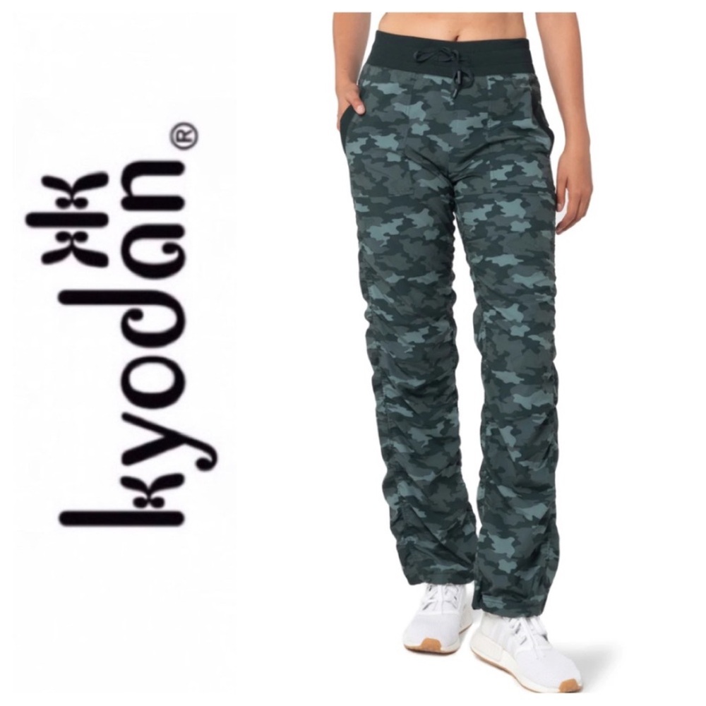 KYODAN NWT ruched Cargo Athleisure Green Camo  S